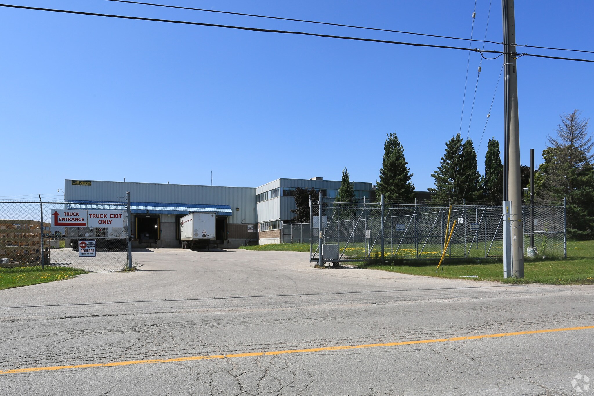 420 Welham Rd, Barrie, ON à louer Photo principale– Image 1 sur 3