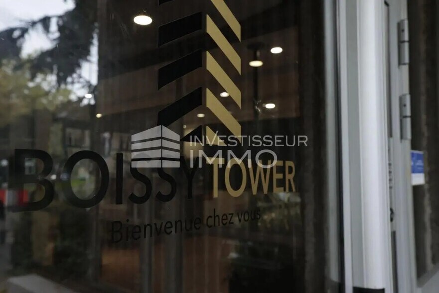 Bureau dans Bonneuil-sur-Marne à louer - Photo de l’immeuble – Image 2 sur 5