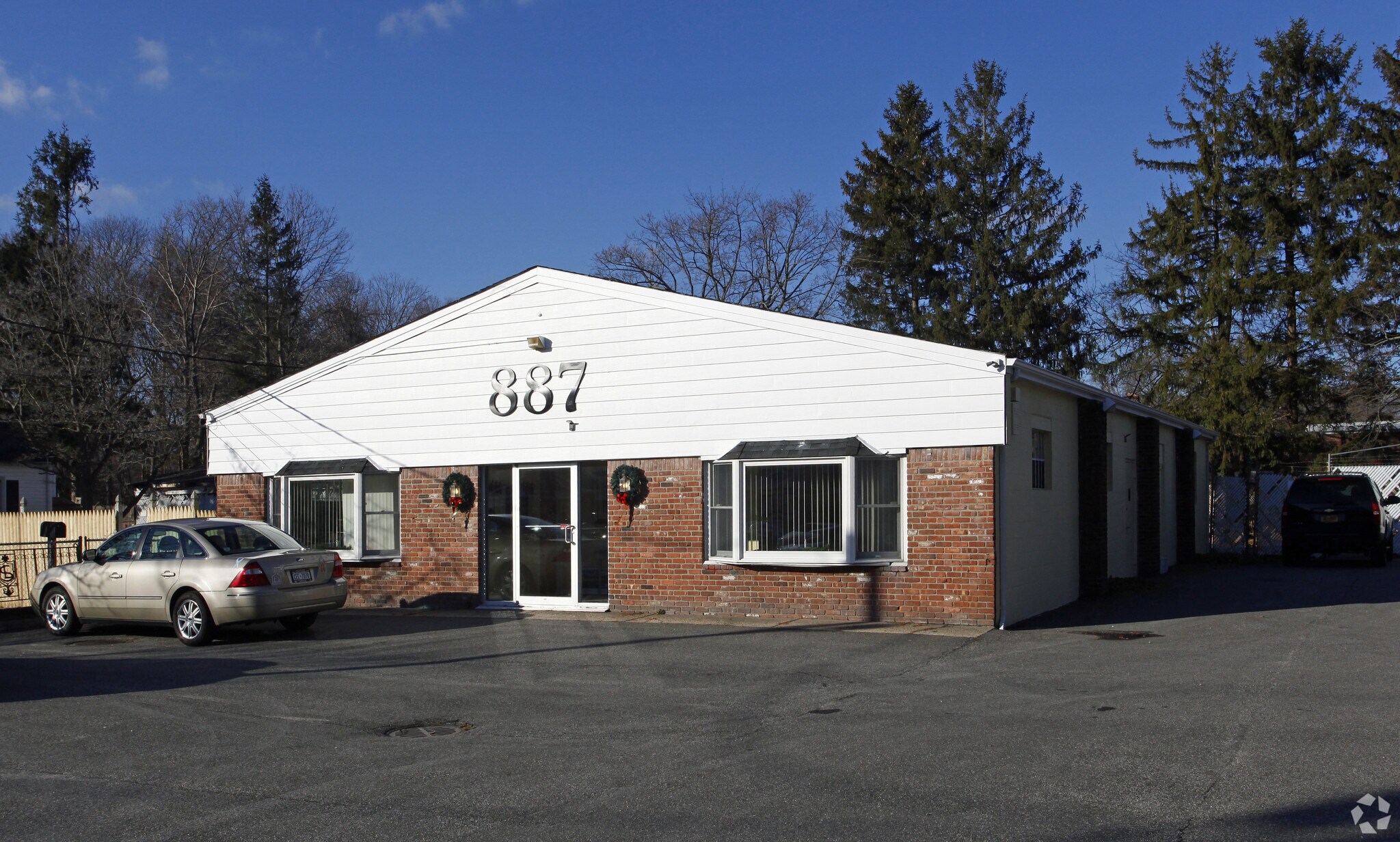 887 Church St, Bohemia, NY à vendre Photo principale– Image 1 sur 3