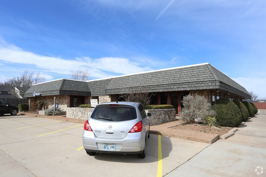 2919-2927 NW 122nd St, Oklahoma City, OK à louer - Photo de l’immeuble – Image 3 sur 9