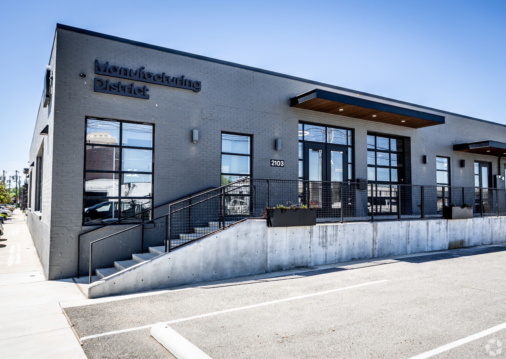 119-127 Manufacturing St, Dallas, TX à louer Photo principale– Image 1 sur 31