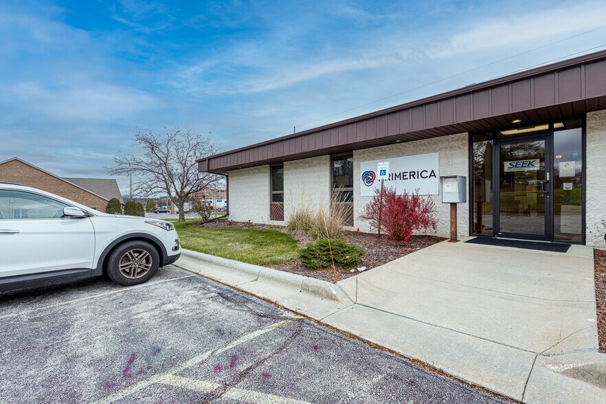 1316-1320 N Taylor Dr, Sheboygan, WI à louer - Photo de l’immeuble – Image 3 sur 16