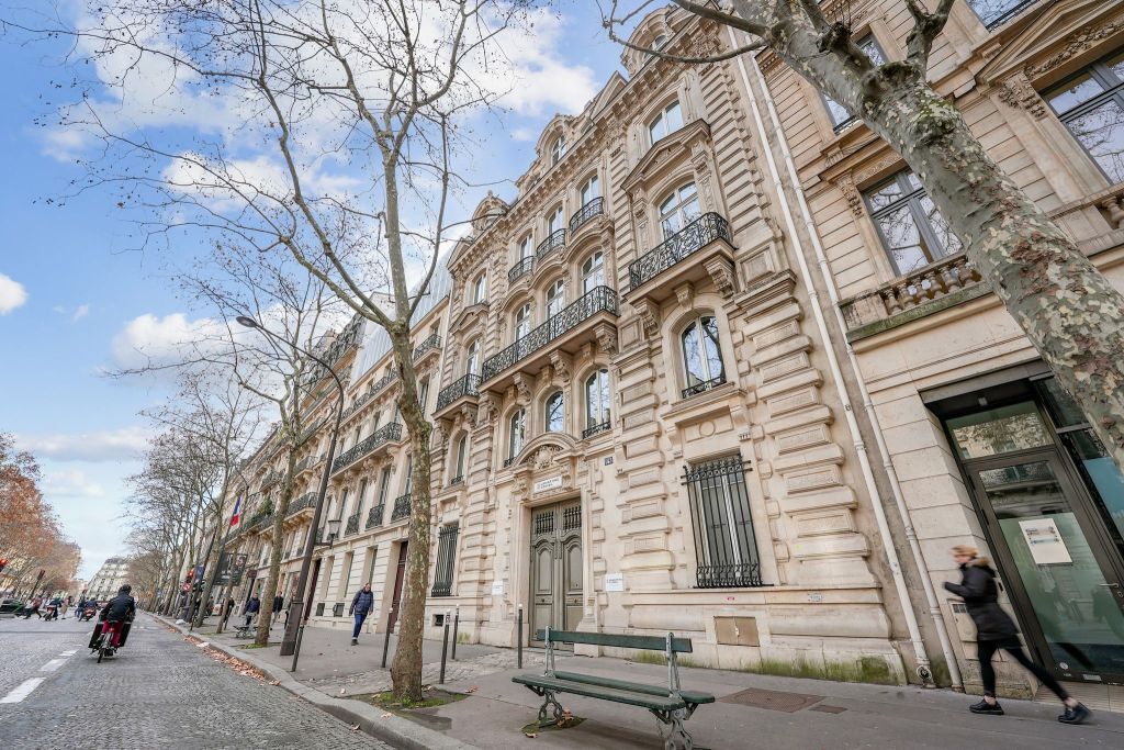 143 Boulevard Haussmann, Paris à louer Photo de l’immeuble– Image 1 sur 10