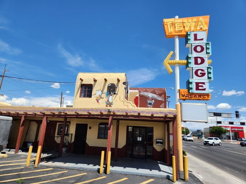 5715 Central Ave NE, Albuquerque, NM à vendre - Photo de l’immeuble – Image 2 sur 29
