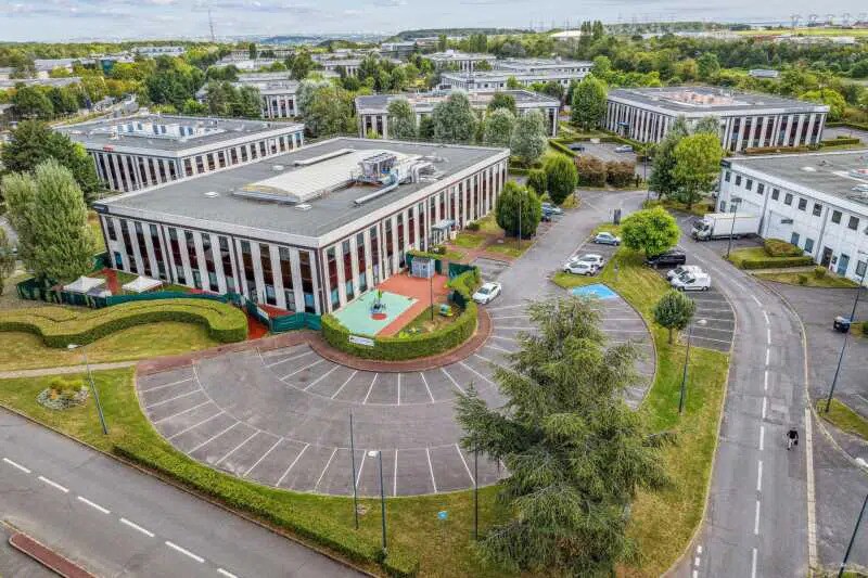 12 Avenue Du Québec, Villebon-sur-Yvette à louer - Photo de l’immeuble – Image 2 sur 8