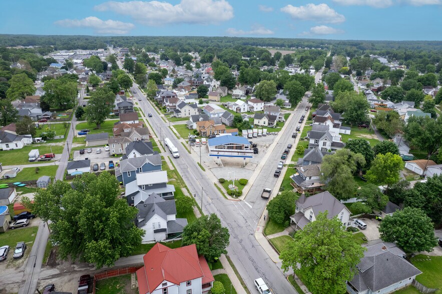 602 S Jefferson St, Huntington, IN à vendre - Photo de l’immeuble – Image 2 sur 40