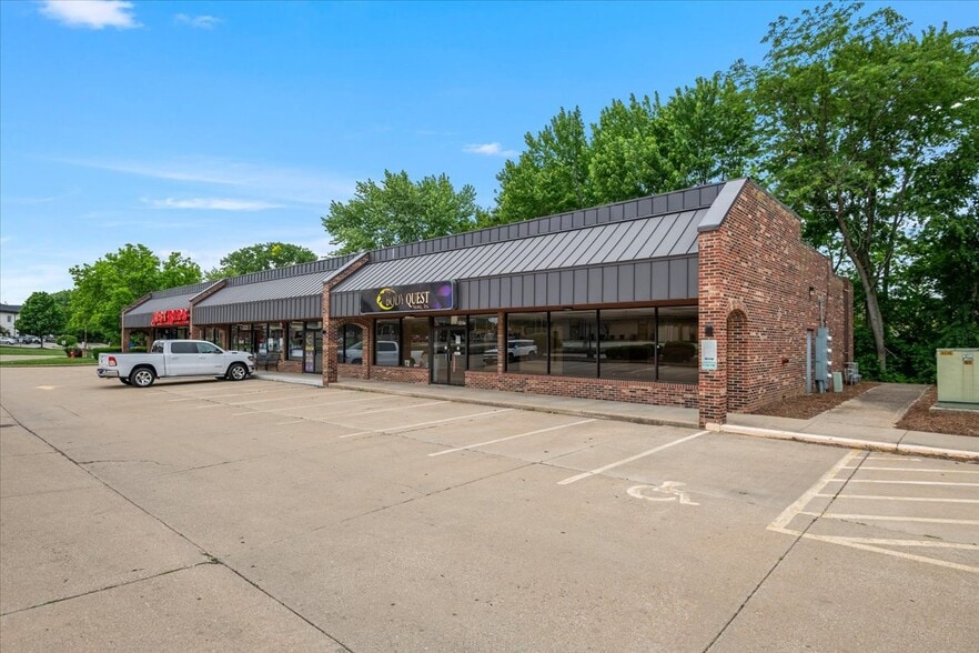 3120 Montvale Dr, Springfield, IL à louer - Photo de l’immeuble – Image 3 sur 3
