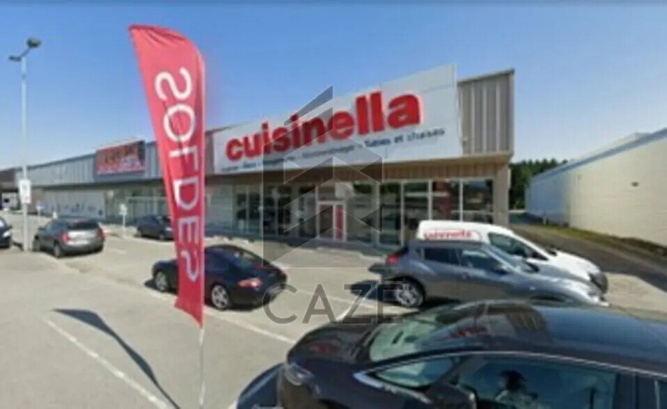 Local commercial dans Saint-Gaudens à louer - Photo de l’immeuble – Image 1 sur 4