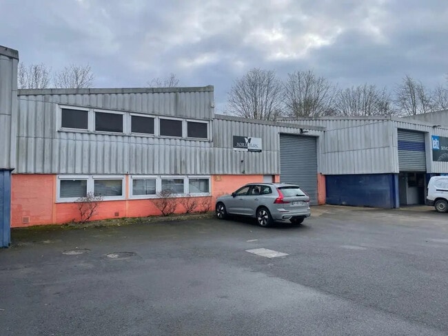 Plus de détails pour Local d’activités à vendre