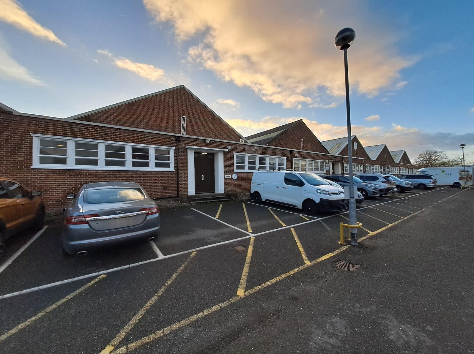 16-21 Tewin Rd, Welwyn Garden City à louer Photo de l’immeuble– Image 1 sur 2