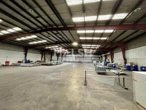 Industriel/Logistique dans Brignais à vendre Photo intérieure– Image 1 sur 9