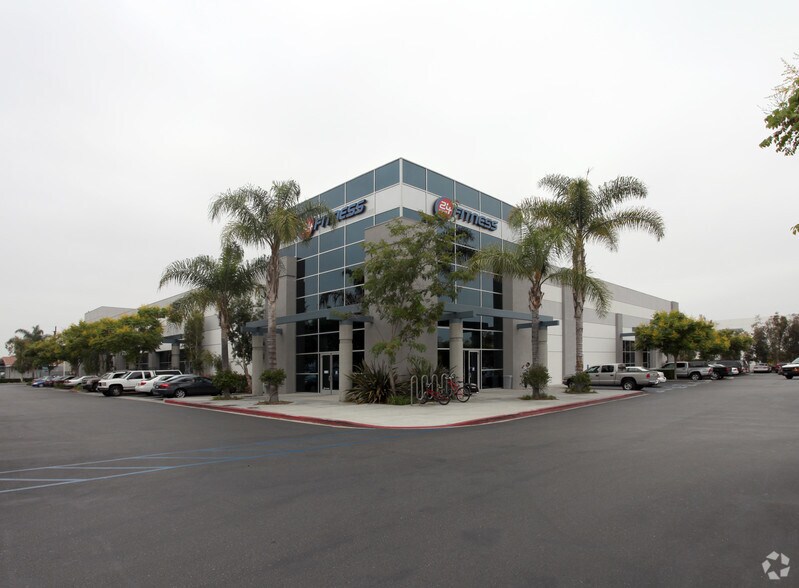 13312 Imperial Hwy, Santa Fe Springs, CA à louer - Photo principale – Image 1 sur 4