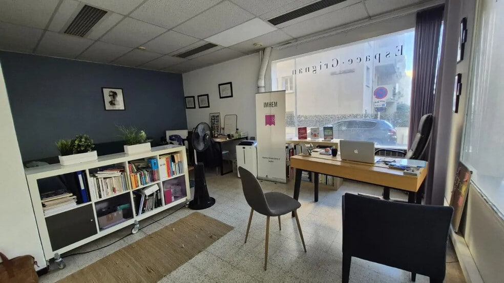 Local commercial dans Toulon à louer - Photo de l’immeuble – Image 2 sur 3