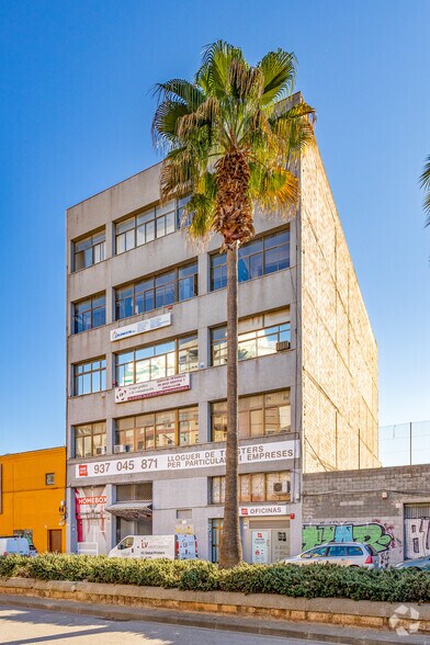 Industriel/Logistique dans L'Hospitalet de Llobregat, Barcelona à louer - Photo de l’immeuble – Image 3 sur 5