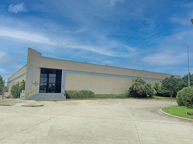 2027 Presidential Row, Mesquite, TX à louer - Photo de l’immeuble – Image 1 sur 2