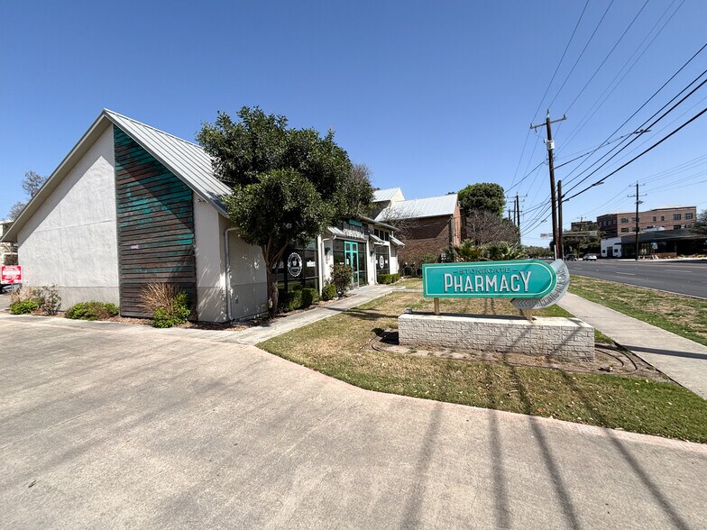2515 Broadway St, San Antonio, TX à louer - Photo de l’immeuble – Image 2 sur 4