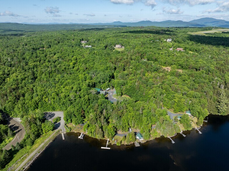 15 Lower Wilson Pond Rd, Greenville, ME à vendre - Aérien – Image 1 sur 91