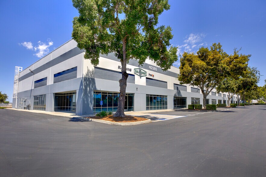 2385 Arch-Airport Rd, Stockton, CA à louer - Photo de l’immeuble – Image 2 sur 4