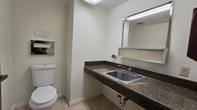 1103 S San Gabriel Blvd, San Gabriel, CA à louer Photo intérieure– Image 2 sur 6