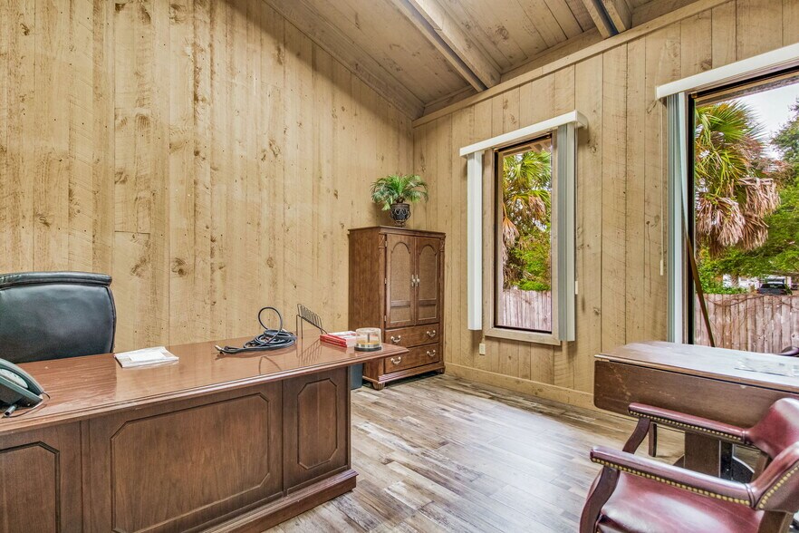 725 S J St, Pensacola, FL à vendre - Photo de l’immeuble – Image 2 sur 104