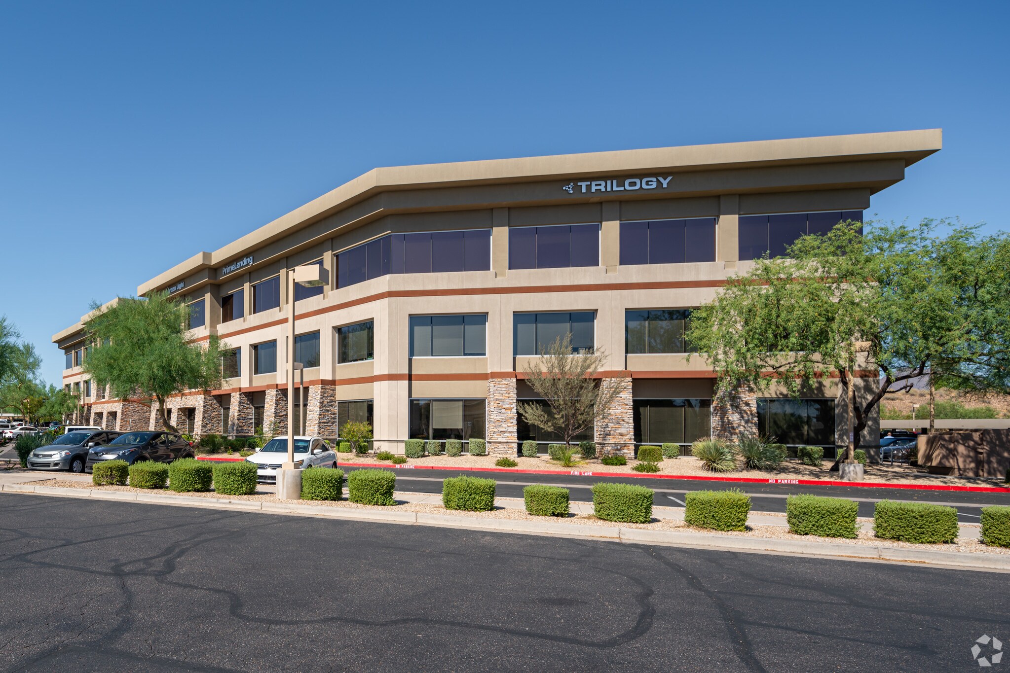 17015 N Scottsdale Rd, Scottsdale, AZ à louer Photo principale– Image 1 sur 4
