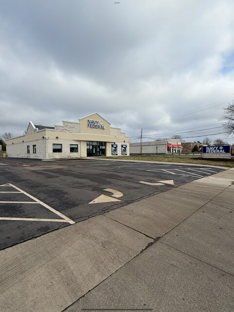 5945 Mayfield Rd, Mayfield Heights, OH à vendre Photo principale– Image 1 sur 7