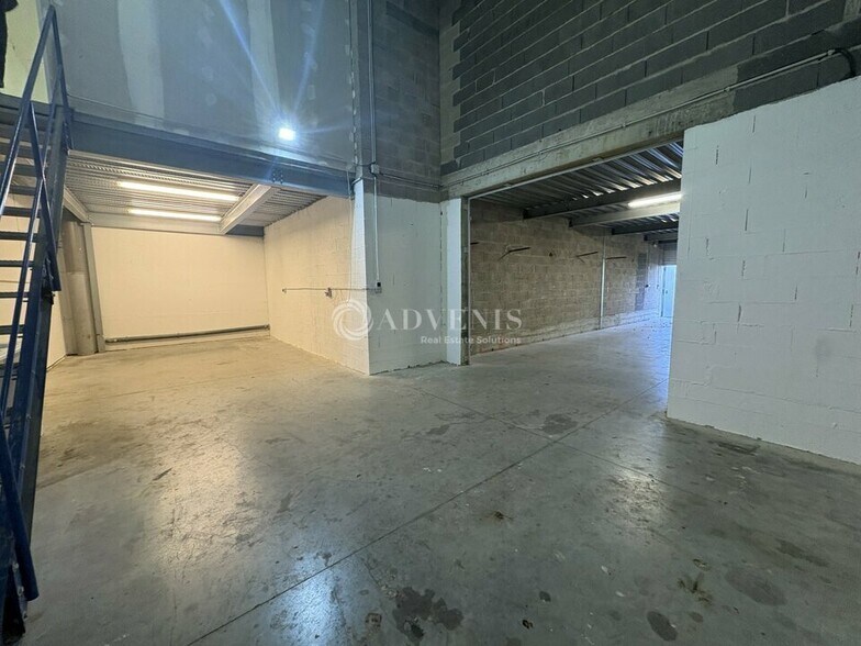 8 Rue De Rome, Vendres à louer - Photo intérieure – Image 2 sur 7