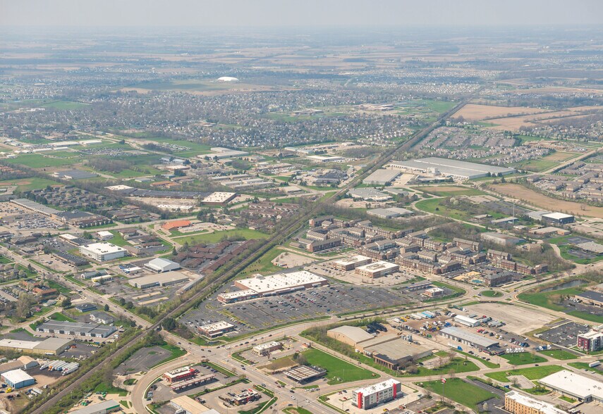 4001 Britton Pky, Hilliard, OH à louer - Photo de l’immeuble – Image 3 sur 11