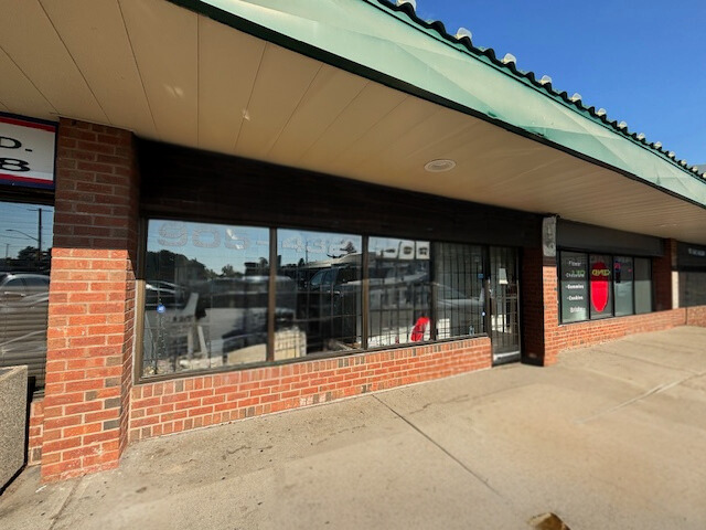 400 King St W, Oshawa, ON à louer - Photo de l’immeuble – Image 1 sur 5