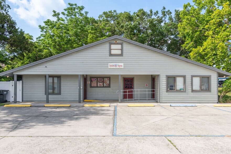 5426 Crafts St, New Port Richey, FL à louer - Photo de l’immeuble – Image 2 sur 7