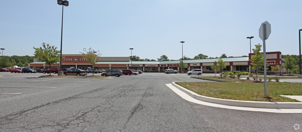 1543-1565 Hyde Park Rd, Essex, MD à louer - Photo de l’immeuble – Image 3 sur 3