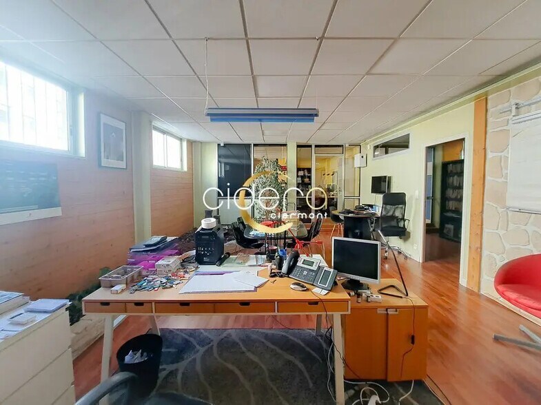 Bureau dans Clermont-Ferrand à louer - Photo de l’immeuble – Image 2 sur 8