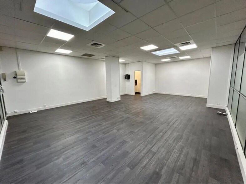 Bureau dans Paris à louer - Photo de l’immeuble – Image 3 sur 6