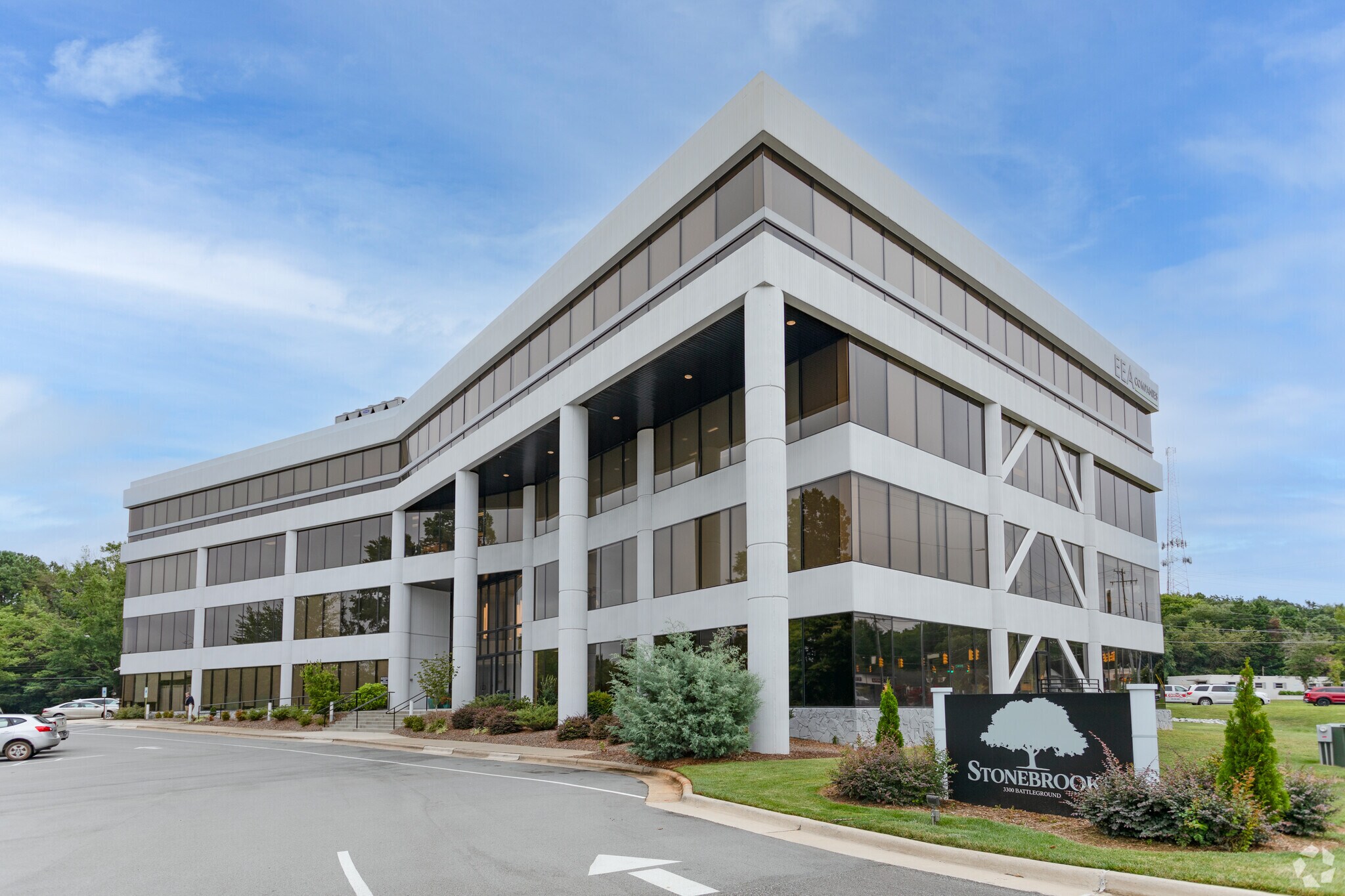 3300 Battleground Ave, Greensboro, NC à louer Photo de l’immeuble– Image 1 sur 29