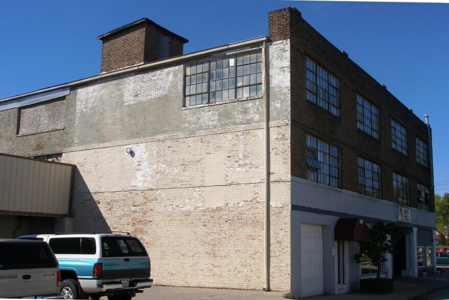 3 in 1 Commercial Development portefeuille de 2 biens à vendre sur LoopNet.fr - Photo de l’immeuble – Image 2 sur 4