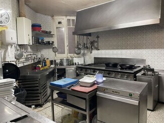 Plus de détails pour Local commercial à louer