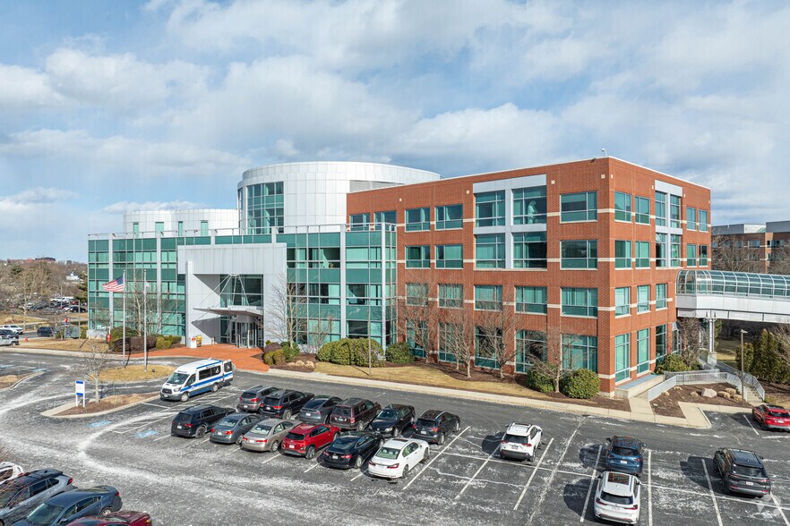 1900 Crown Colony Dr, Quincy, MA à louer - Photo principale – Image 1 sur 19