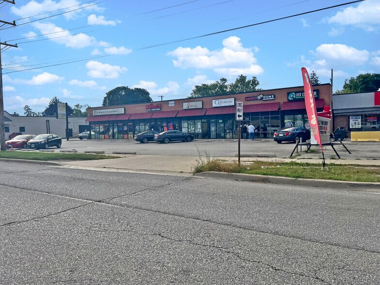 109-119 W Grand Ave, Melrose Park, IL à vendre - Photo de l’immeuble – Image 3 sur 6