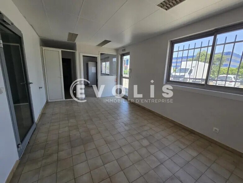 Bureau dans Wissous à louer - Photo intérieure – Image 2 sur 8