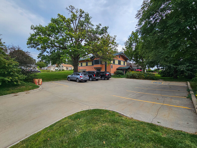 4502 S 42nd St, Omaha, NE à louer - Photo de l’immeuble – Image 3 sur 15