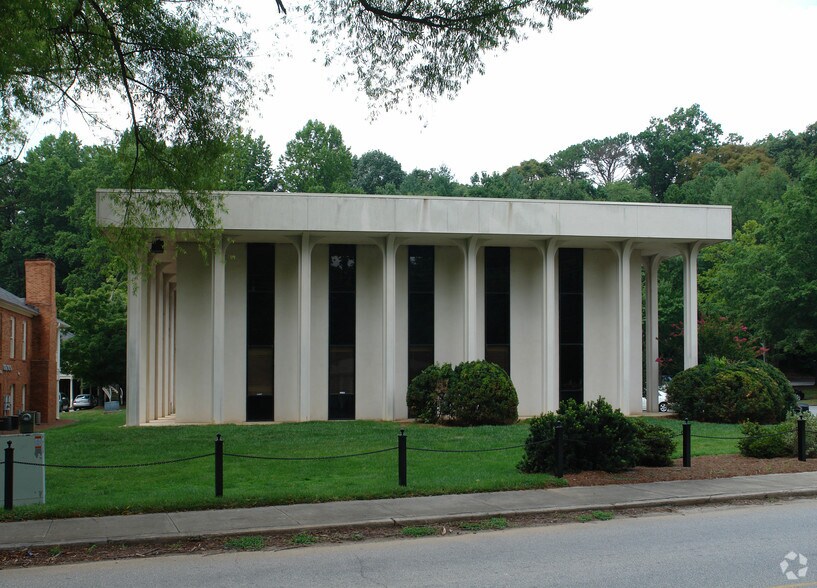 90 W Wieuca Rd NE, Atlanta, GA à vendre - Photo de l’immeuble – Image 2 sur 5