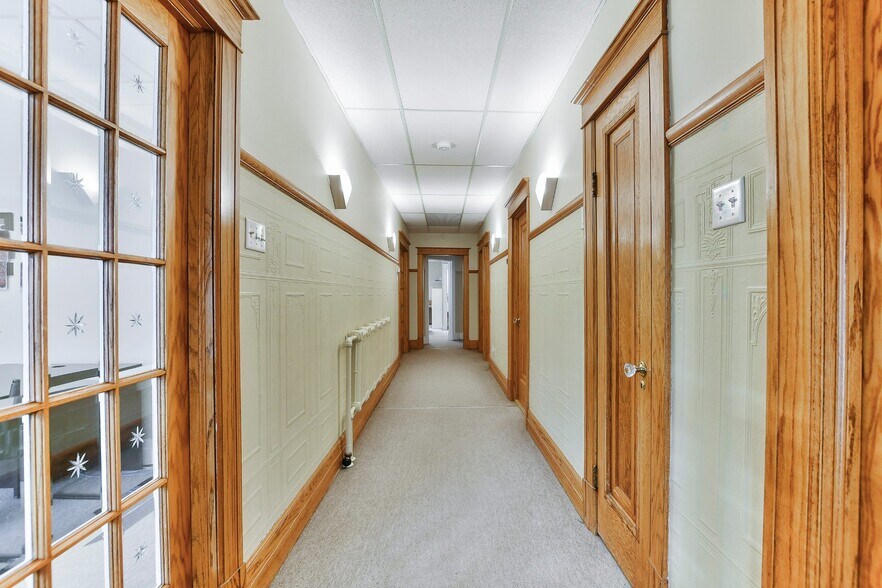 8234-8242 Rue St-Denis, Montréal, QC à vendre - Photo de l’immeuble – Image 3 sur 17