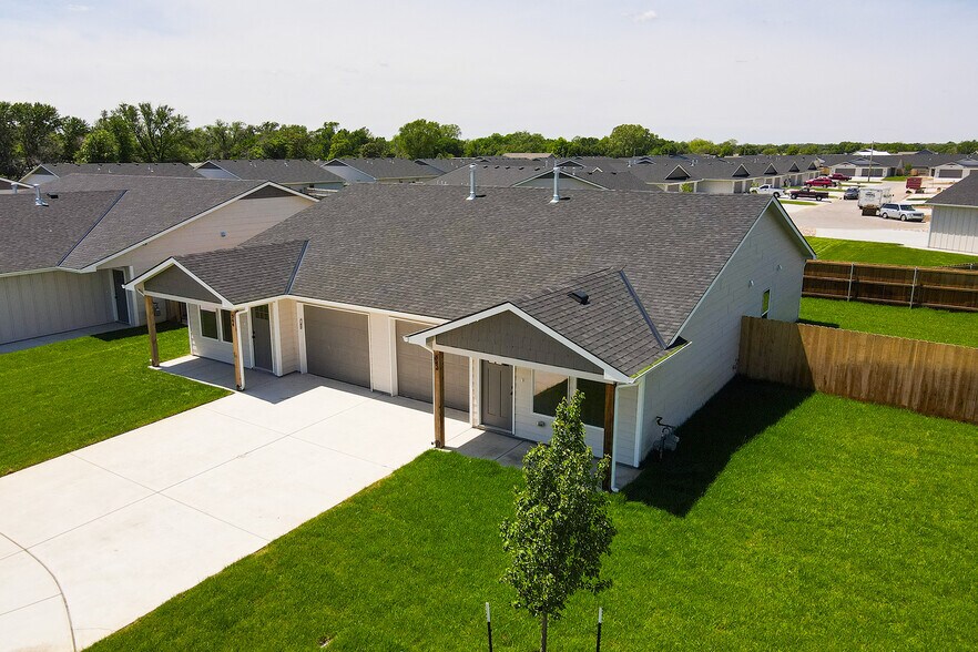 556 W 50th Ct S, Wichita, KS à vendre - Photo de l’immeuble – Image 2 sur 109