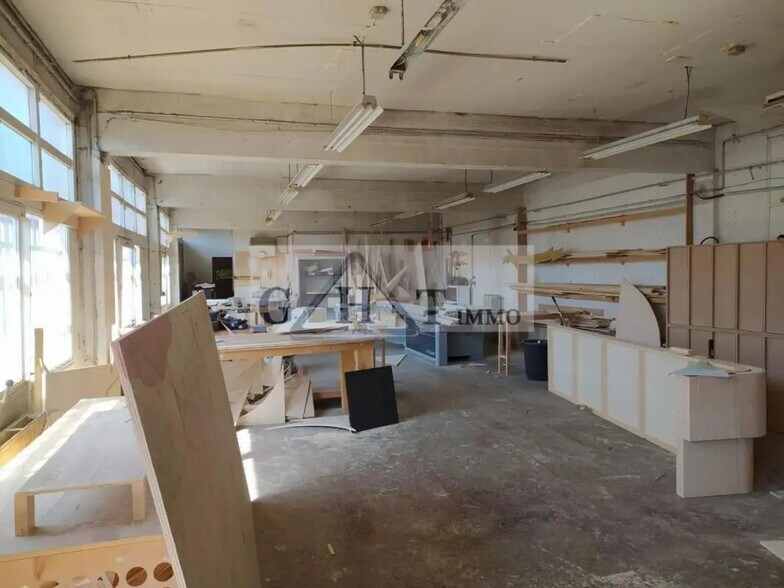 Industriel/Logistique dans Montfermeil à vendre - Photo de l’immeuble – Image 2 sur 8