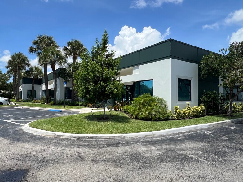 901 Northpoint Pky, West Palm Beach, FL à louer - Photo de l’immeuble – Image 3 sur 5