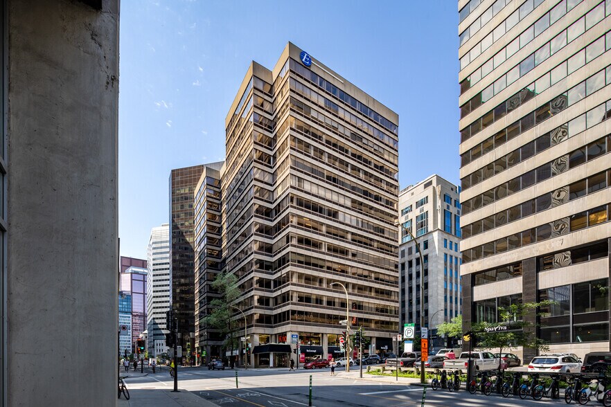 625 Av du Président-Kennedy, Montréal, QC à louer - Photo principale – Image 1 sur 14