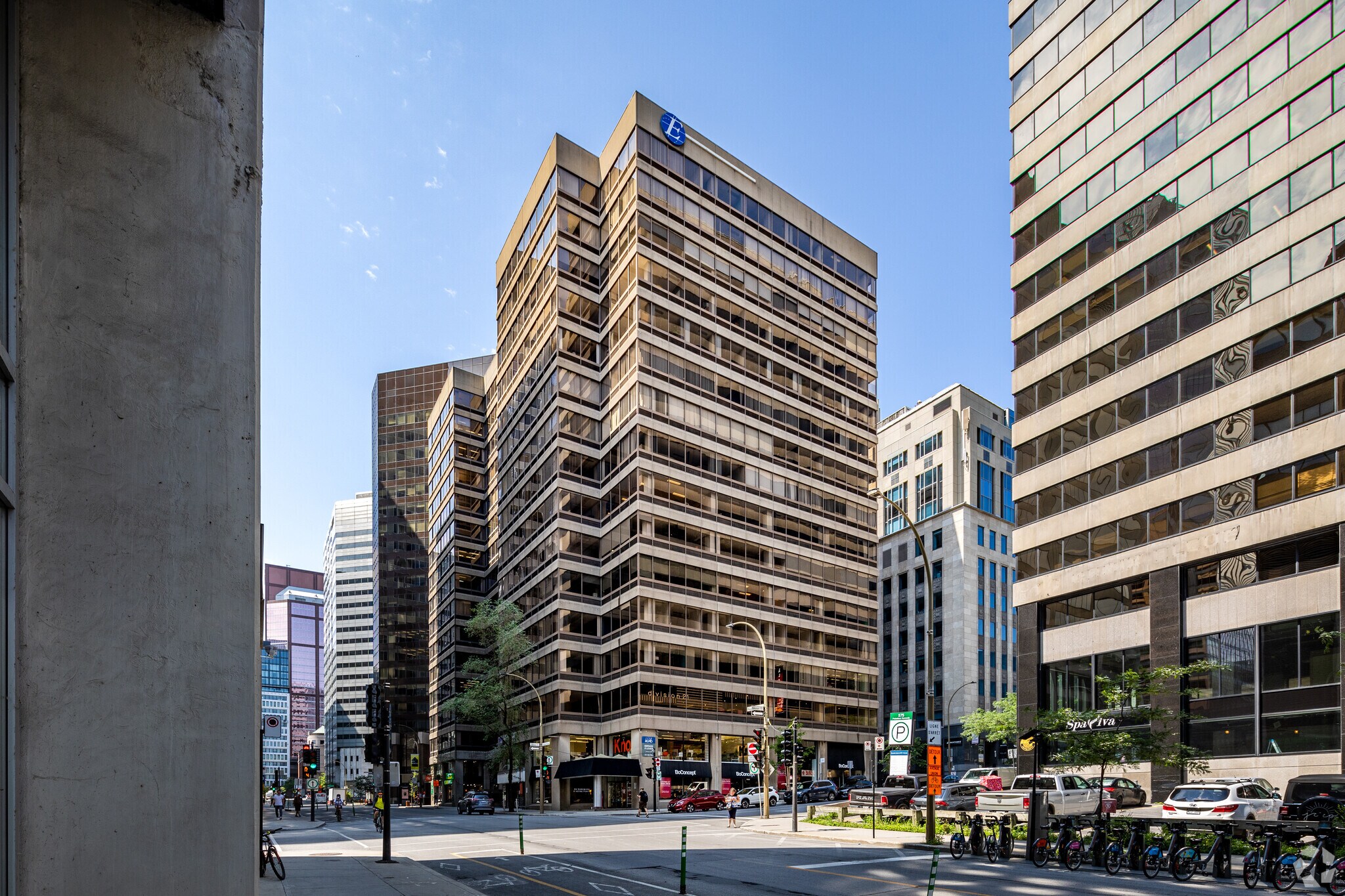 625 Av du Président-Kennedy, Montréal, QC à louer Photo de l’immeuble– Image 1 sur 15