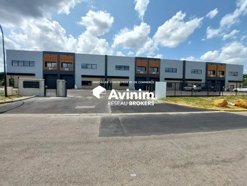 Industriel/Logistique dans Villemoisson-sur-Orge à louer Photo de l’immeuble– Image 1 sur 6