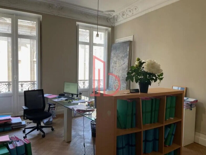Bureau dans Bordeaux à louer - Photo de l’immeuble – Image 2 sur 8