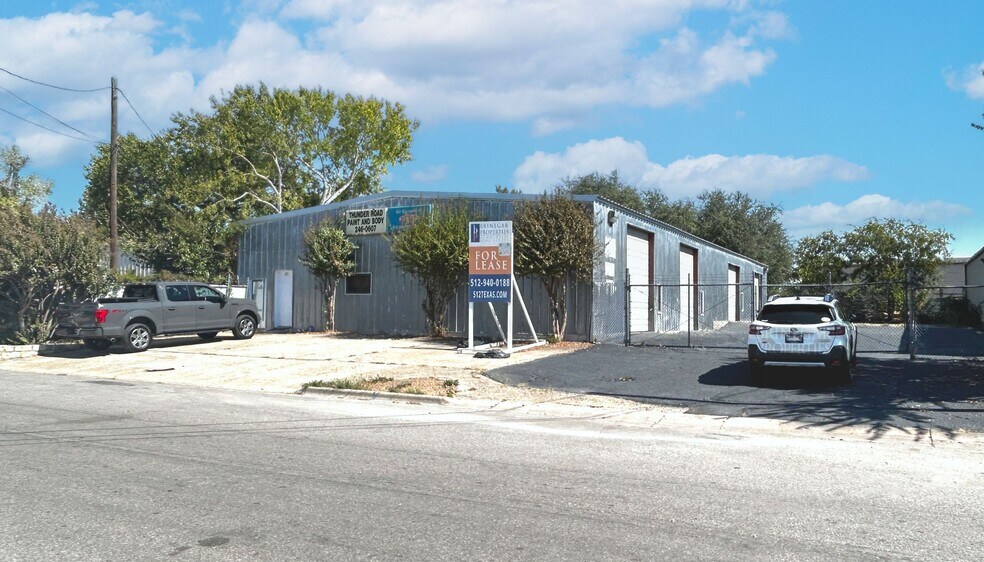 901 Brandi Ln, Round Rock, TX à louer - Photo de l’immeuble – Image 1 sur 5